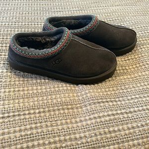 UGG Tasman slippers size 10